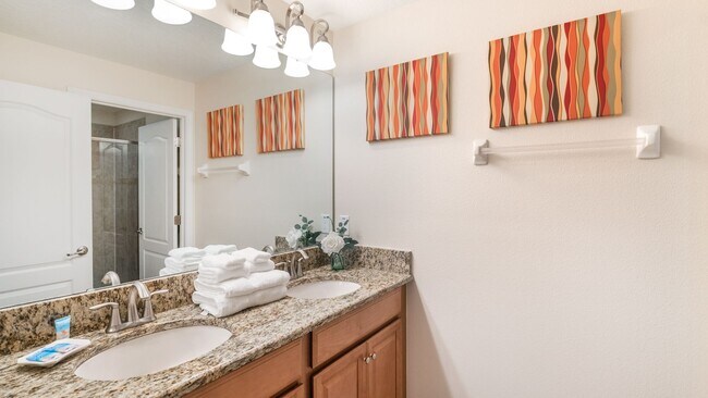Building Photo - Townhome for Rent