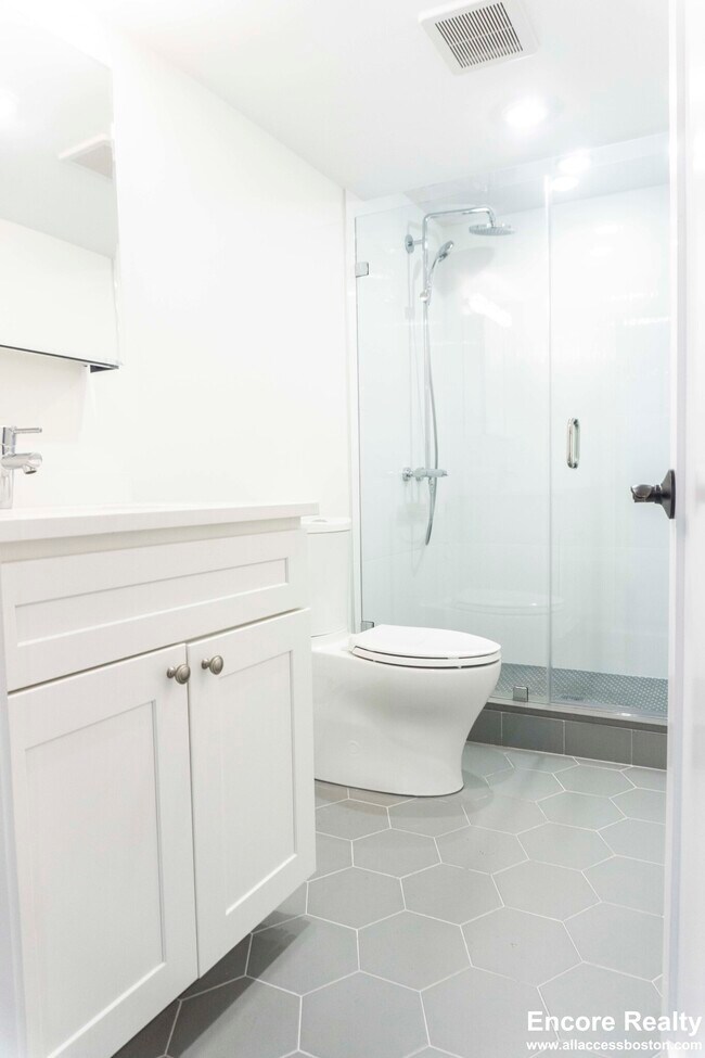 Building Photo - 79 Linden St