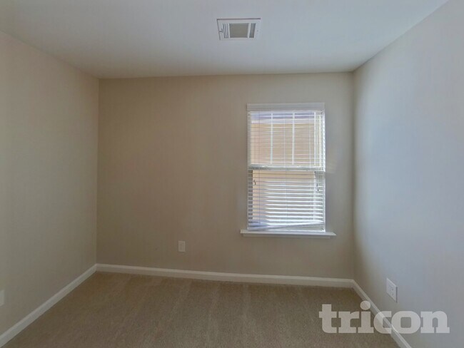 Building Photo - 500 Kirkland Dr