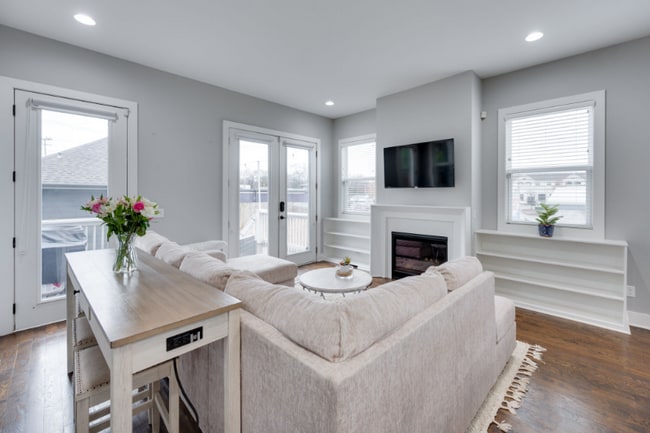 Building Photo - 338 Vivelle Ave