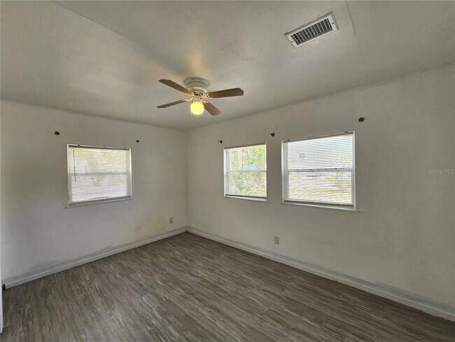 Building Photo - 5706 Dr M.L.K. Jr St N