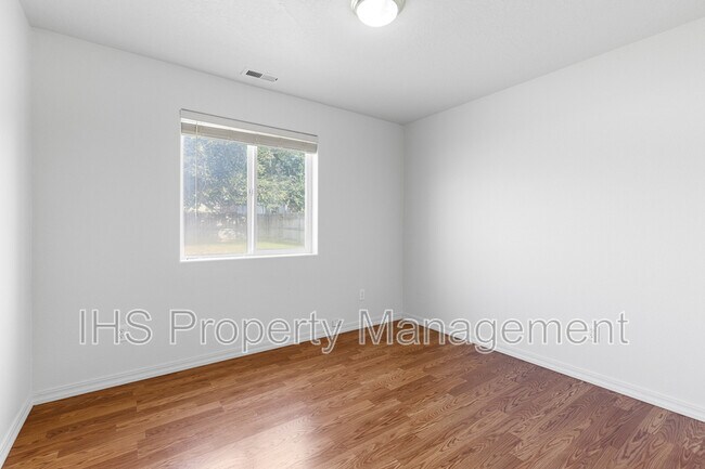 Building Photo - 5204 Desert Dove Loop