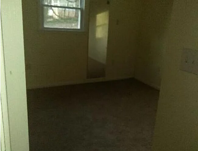 Building Photo - 5903 Temple Hill Rd