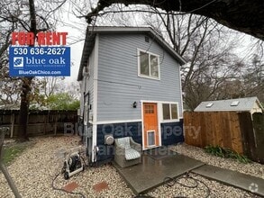 Building Photo - 631 1/2 Oak Lawn Ave