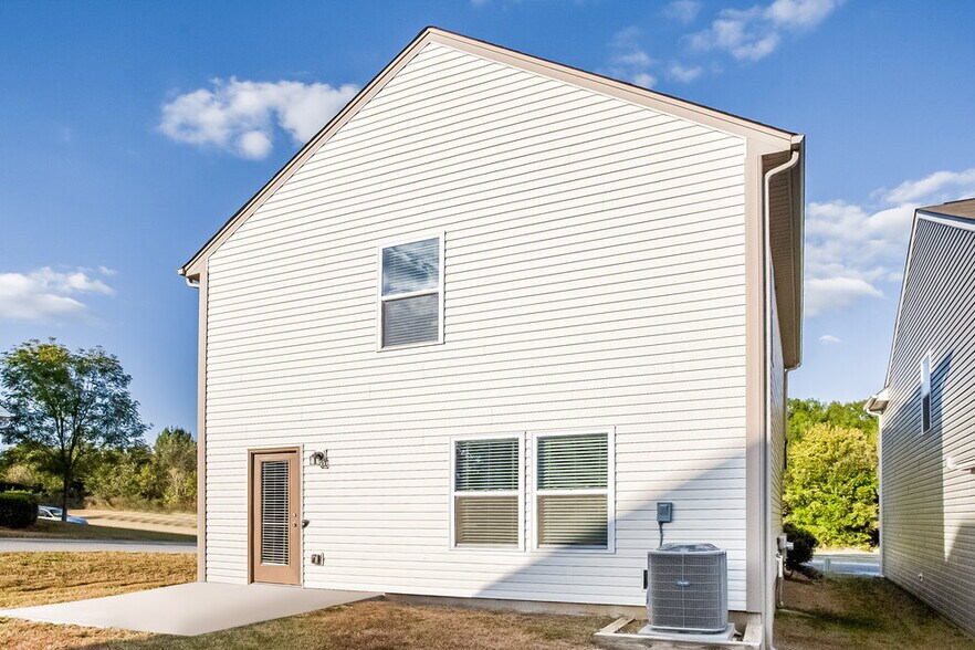 Building Photo - 9918 Portaferry Dr