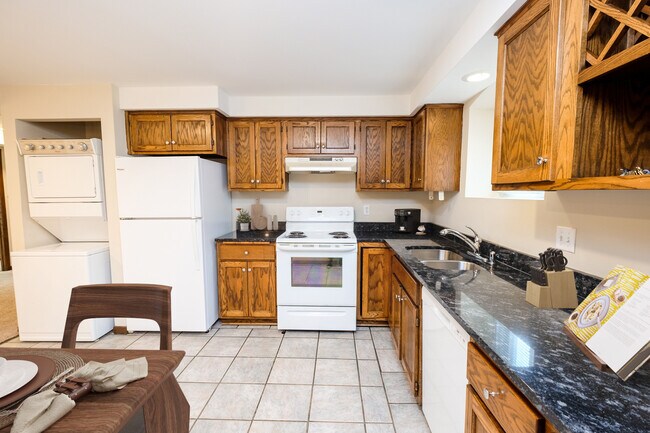 Building Photo - St. Anthony Flats