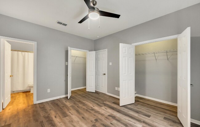 Building Photo - Beautiful 4 bed 4 bath