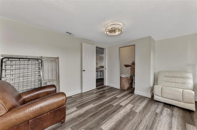 Building Photo - 304 San Carlos Ave