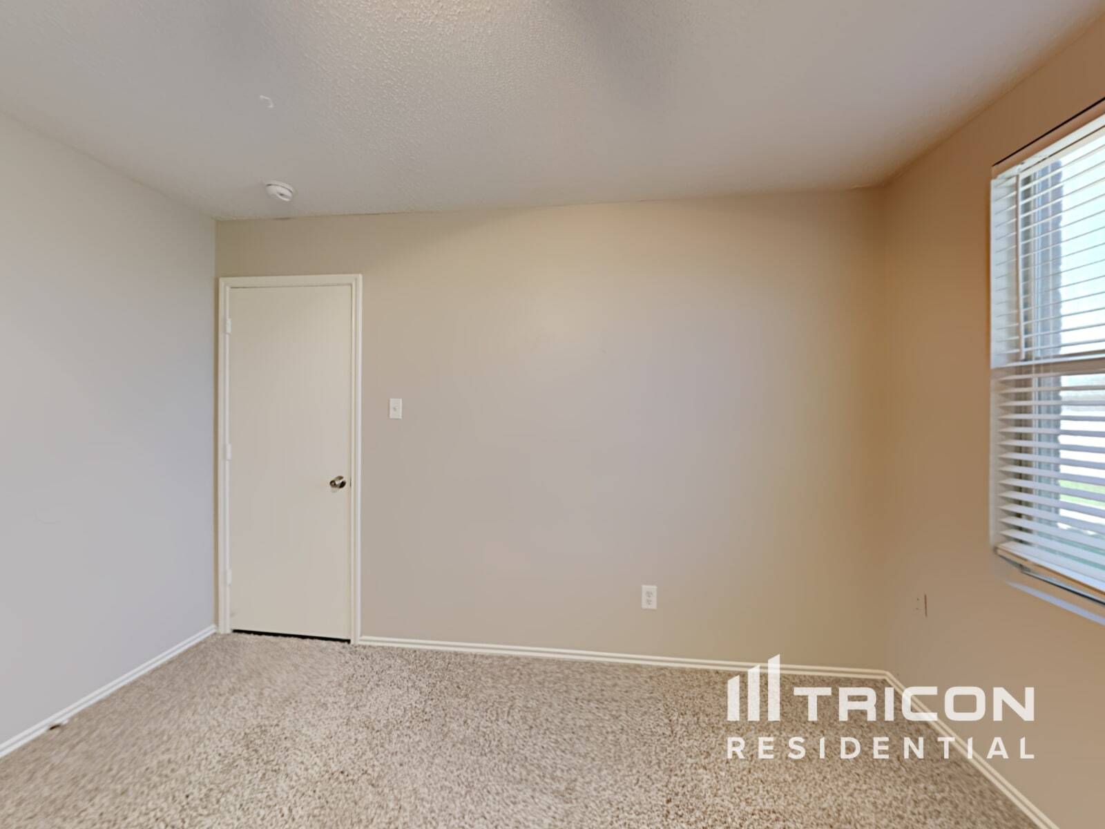 Building Photo - 2641 Bandera Pl