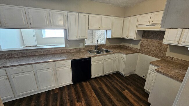 Building Photo - 23915 Spring Fork Dr