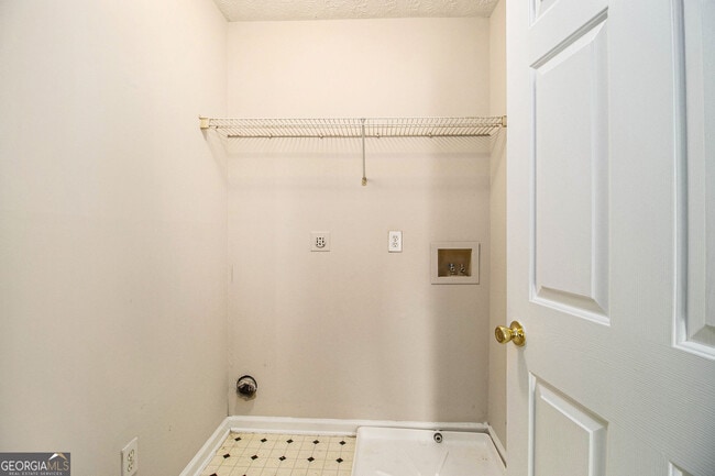 Building Photo - 5570 Fair Creek Way