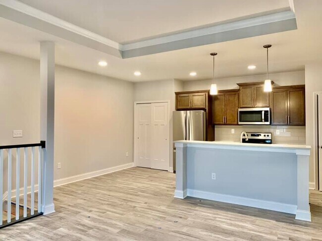 Building Photo - 1112 West Creek Lane