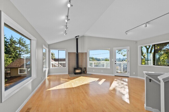 Building Photo - 3Bd/2.5Ba Seattle House