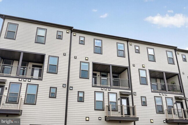 Building Photo - 20957 Bluebird Sq
