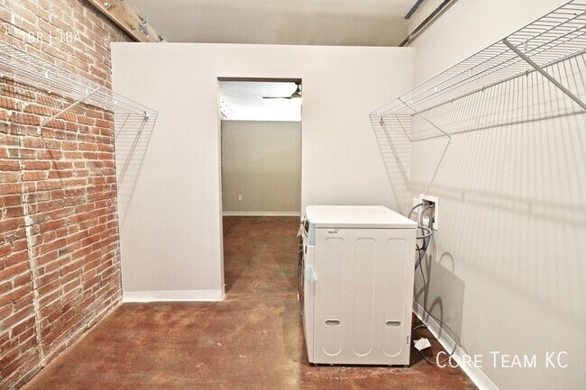 Building Photo - 1223 Union Ave