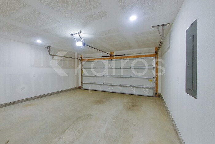 Building Photo - 4758 Malay Cir