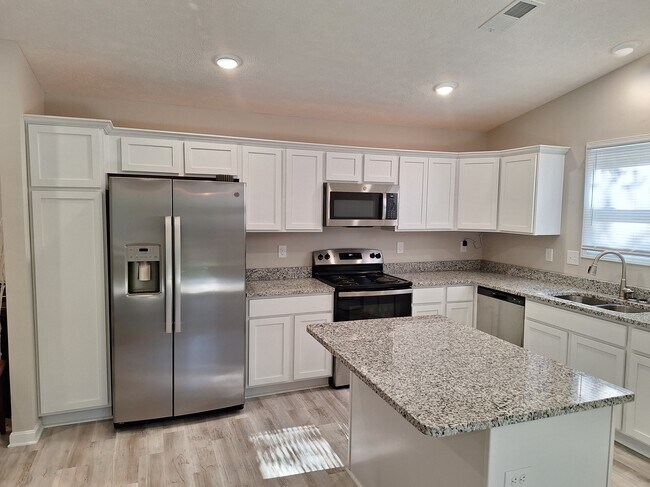 Building Photo - 4612 Clayton Terrace