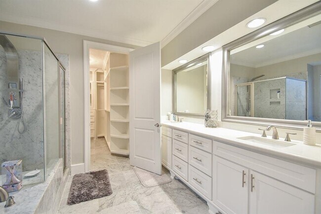 Building Photo - 4526 Lakeside Meadow Dr
