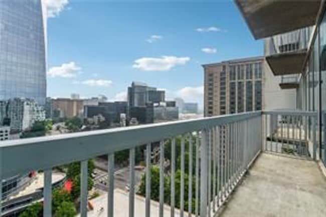 Building Photo - 1 Bedroom + 1 Bath with Views of Buckhead!