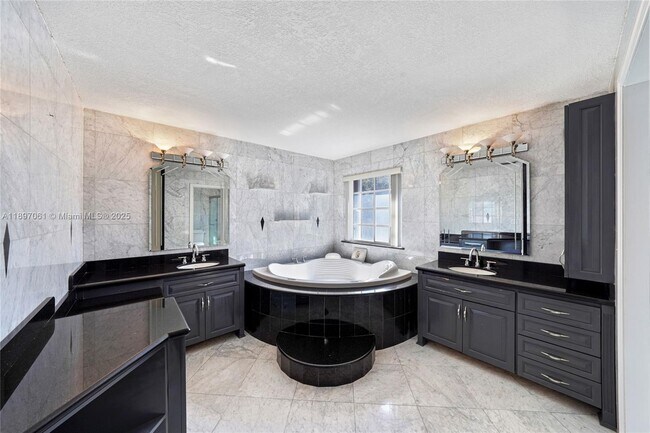 Building Photo - 8881 NW 189th Terrace