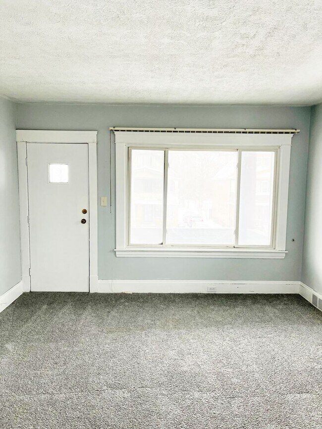 Building Photo - 12905 Forest