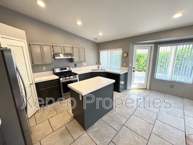 Building Photo - 82143 Pinyon Ave