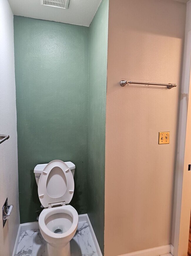 Building Photo - Amazing 3B/3B Single Family Home near Microsoft, prime Redmond location