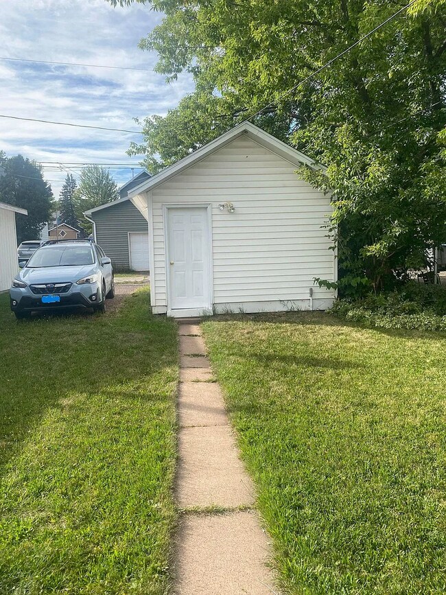 Building Photo - 4813 W 5th St