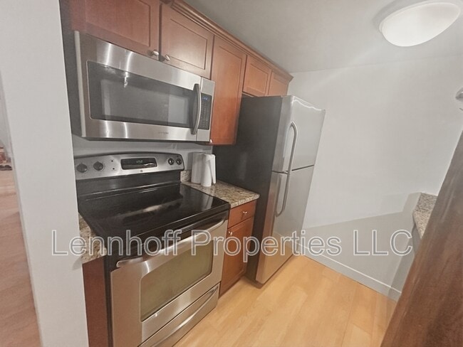 Building Photo - 240 Jackson St