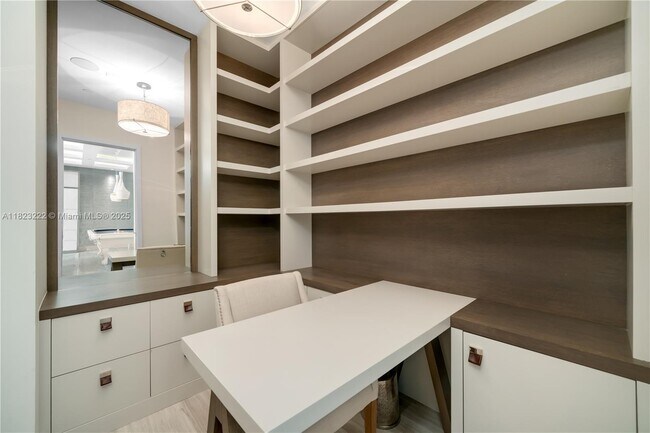 Building Photo - 321 Ocean Dr