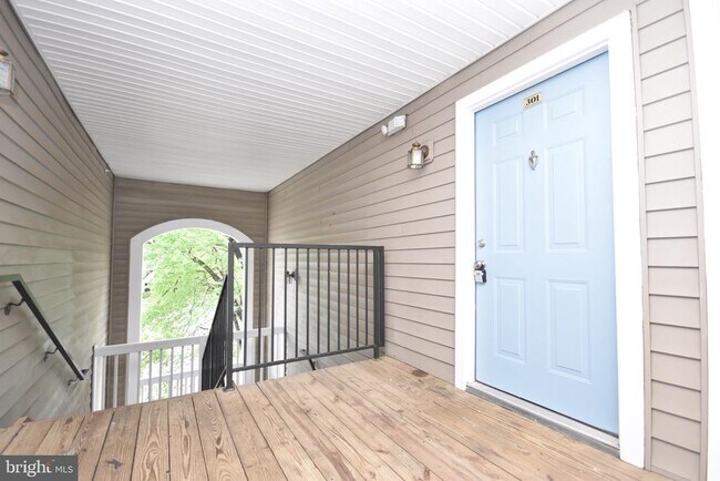 Building Photo - 11000 Kinship Ct
