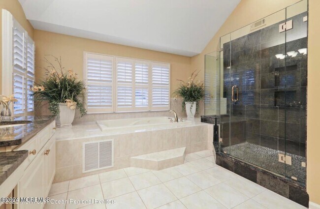 Building Photo - 29 Northwoods Rd