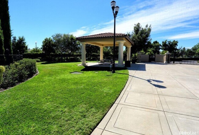 Building Photo - Beautiful Home in Stonelake Coming Soon!