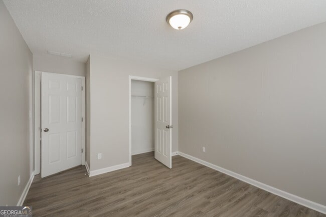Building Photo - 5862 Amerson Ln