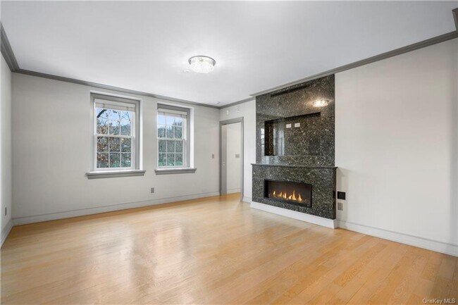 Building Photo - 26 East Pkwy