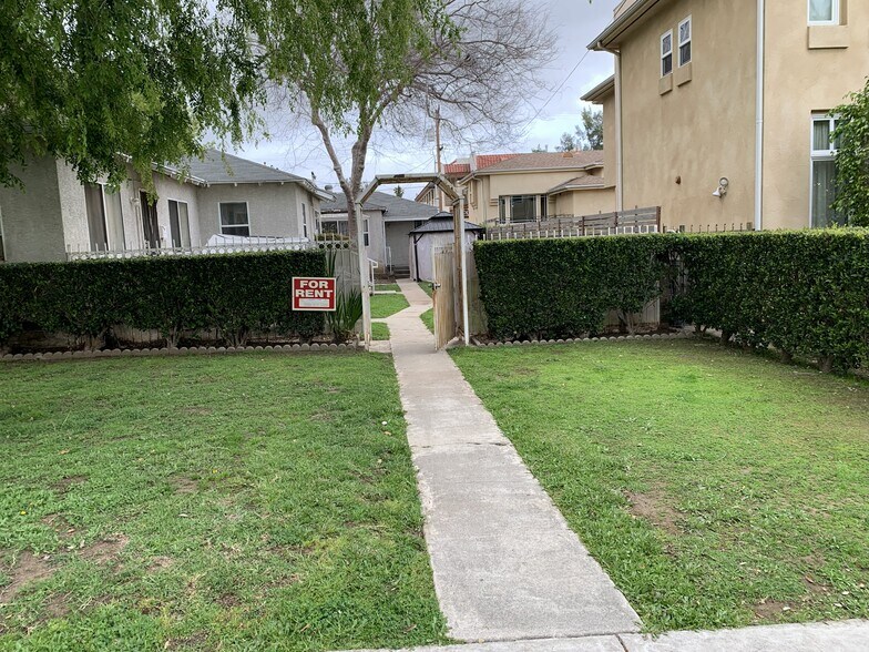 Primary Photo - 1026 Elm Ave