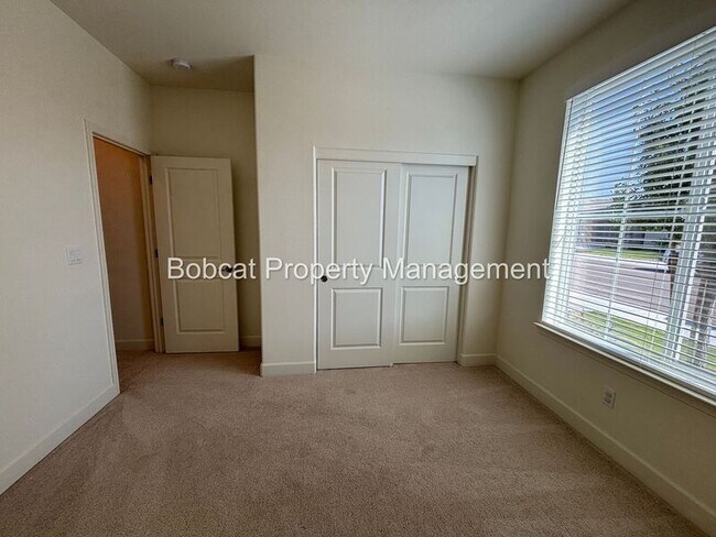Building Photo - 1120 Dapple Dr
