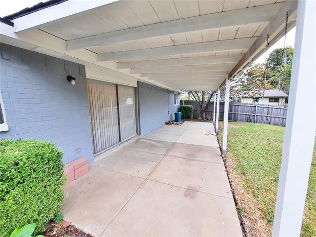 Building Photo - 911 Elmwood Dr