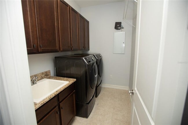 Building Photo - 32331 Firemoss Ln