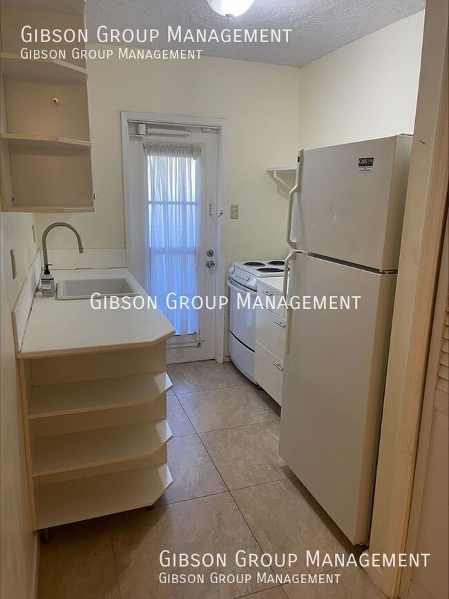 Building Photo - 631 NE 17th Way