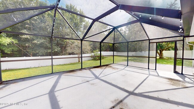 Building Photo - 13290 Pacemaker Dr