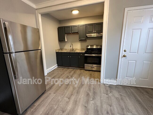 Building Photo - 5911 W Huron St