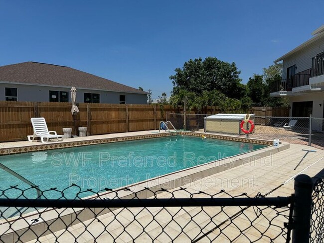 Building Photo - 4318 SE 5th Ave