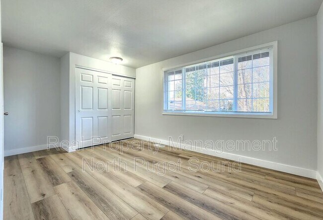 Building Photo - 13612 36th Pl W