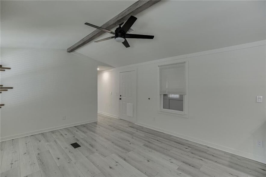 Building Photo - 3685 Fir Dr
