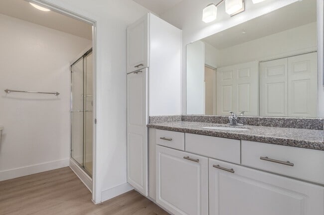 Building Photo - 2 Bedroom 2 Bathroom Condo- Downtown Gilbert
