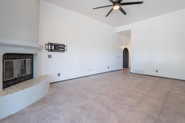 Building Photo - 8003 N Ischia Pl