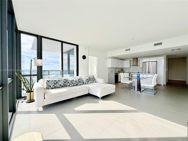 Building Photo - 1600 NE 1st Ave