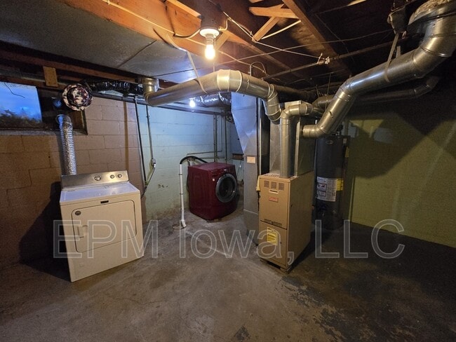 Building Photo - 235 Madison St