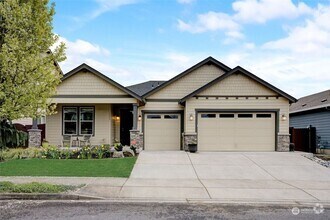 Building Photo - Beautiful Home with lots of upgrades